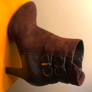 Aquatalia <never worn> Ankle Boots Size 7 1/2